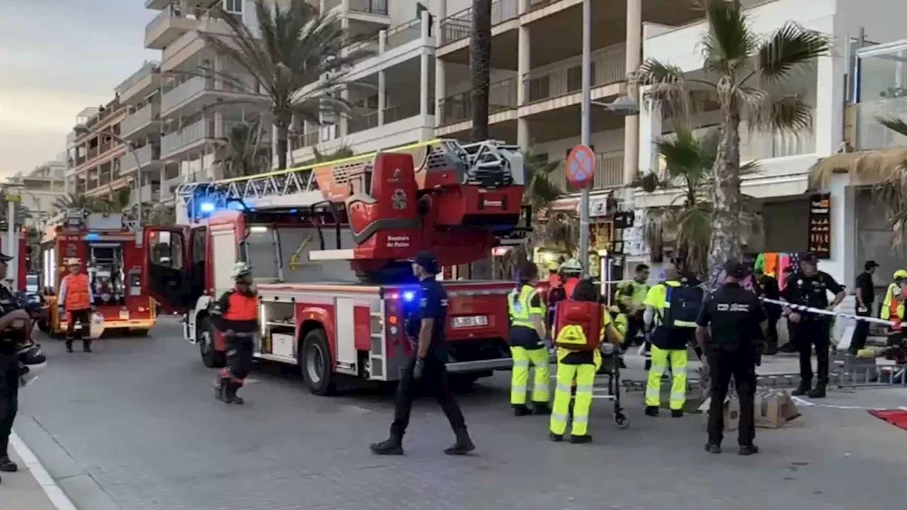 Dos muertos y una docena de heridos al derrumbarse el techo de un edificio en Palma de Mallorca