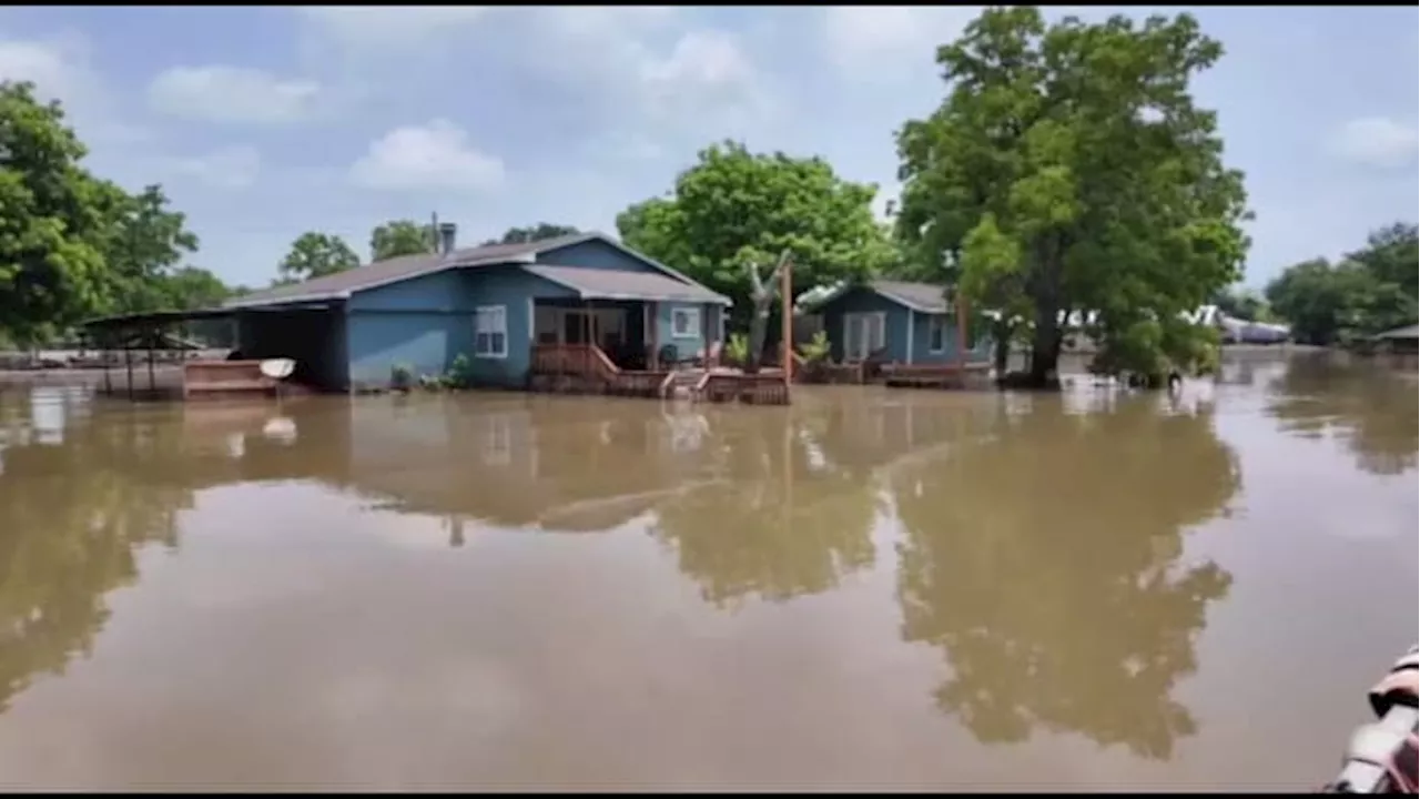 Trinity River flood victims closing in on 4 weeks with no relief