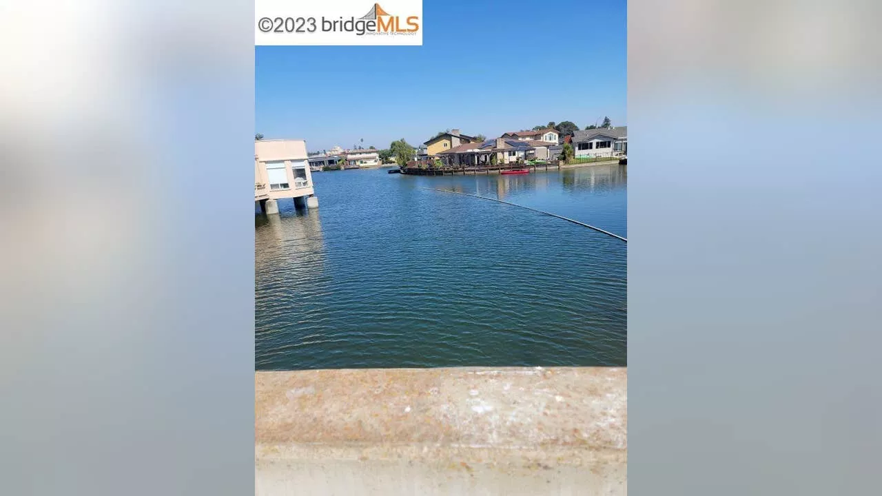 Underwater Alameda property selling for $400K