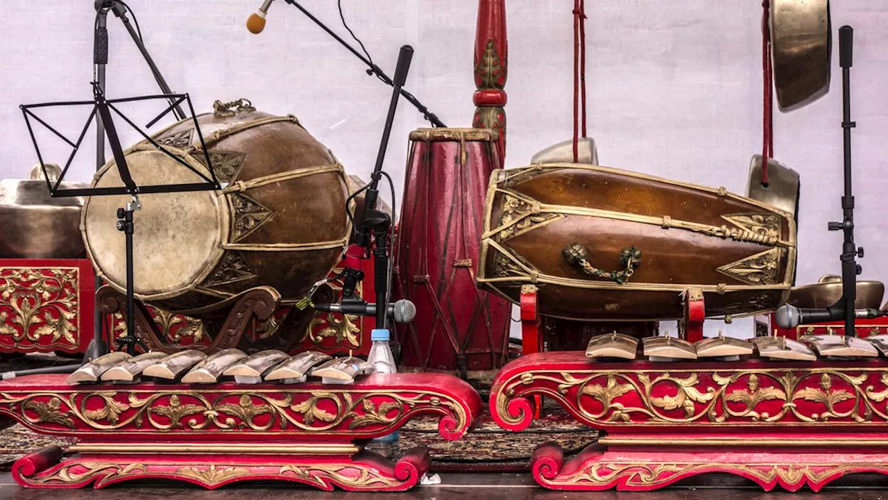 Mengenal Gamelan, Sejarah, Fungsi, Jenis-Jenis, dan Cara Memainkannya