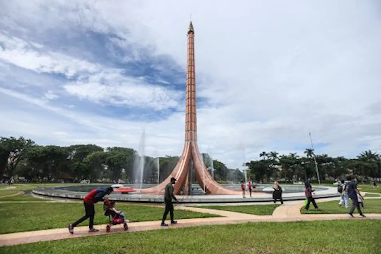 15 Ribu Pengunjung Padati TMII saat Libur Waisak