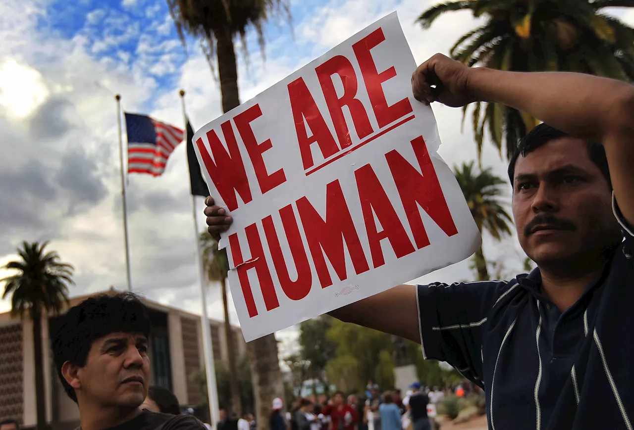 Arizona Republicans Agree to Protect Thousands of Migrants