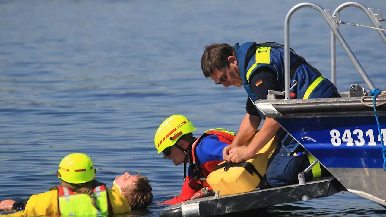 Baden-Württemberg: DLRG-Rettungsschwimmer retten Dutzenden Menschen das Leben