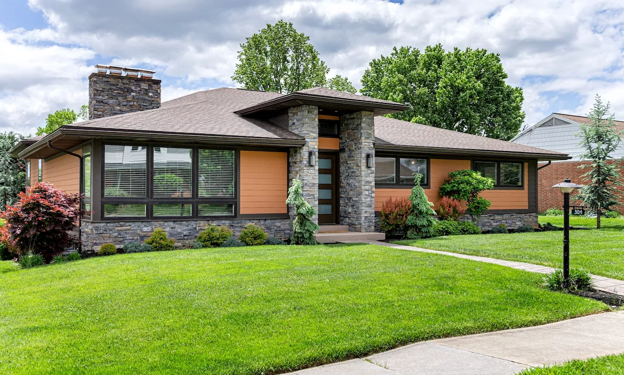 Contemporary facelift refreshes 1960s ranch home in Hershey: Cool Spaces