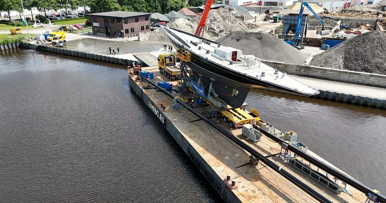 Zeiljacht van 42 meter lang krijgt in Meppel onderhoudsbeurt van zeven maanden