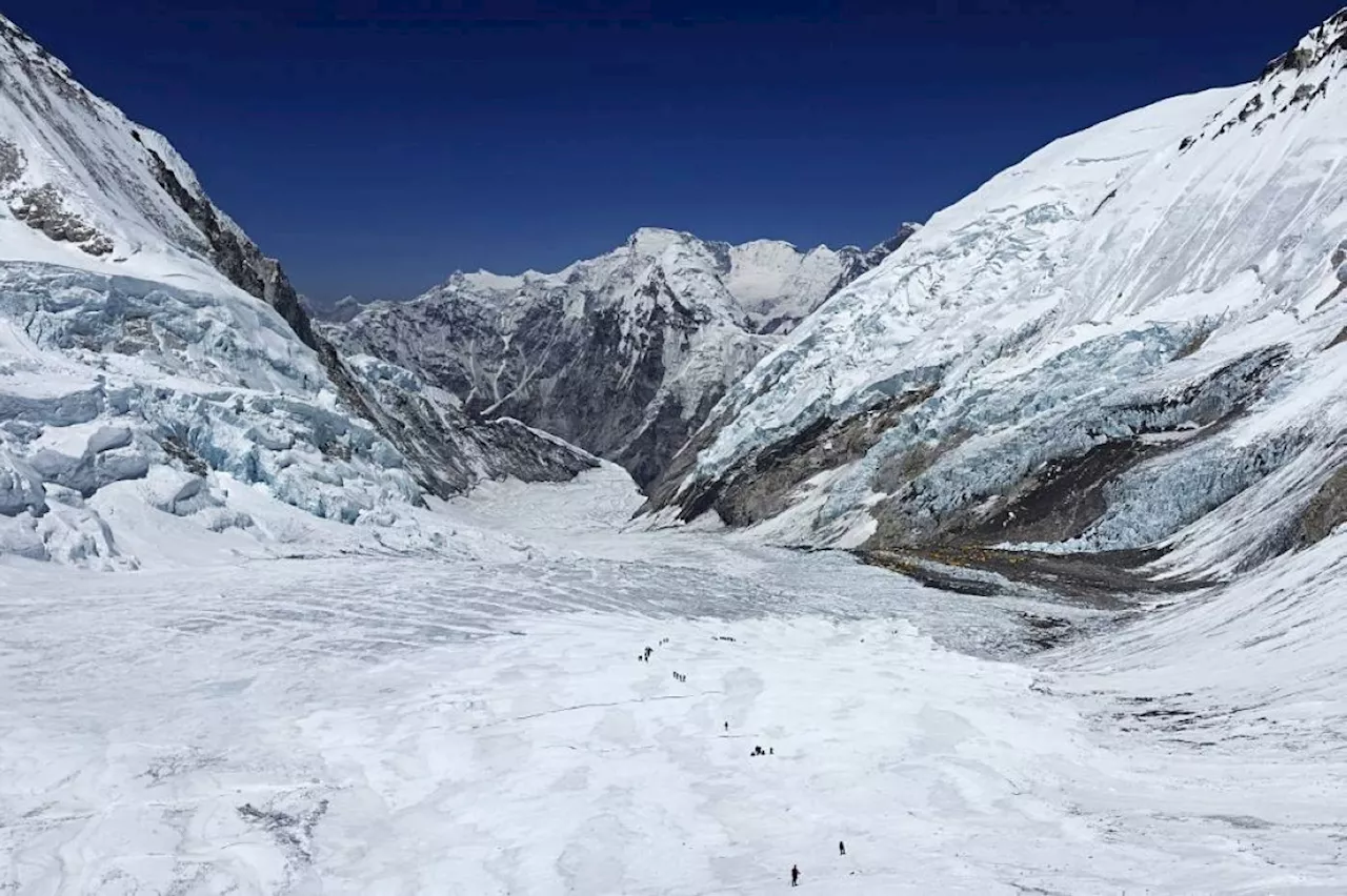 Women's record for fastest Everest climb smashed