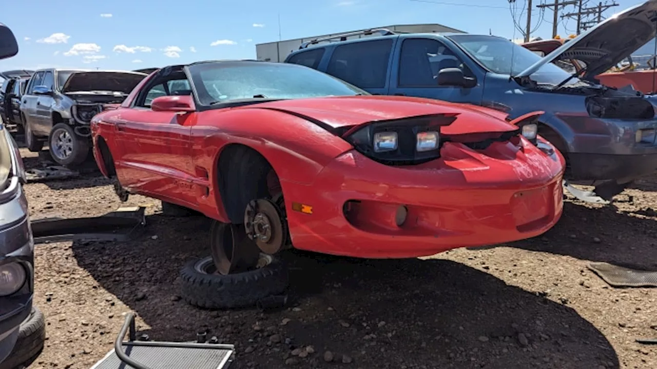 Junked 1999 Pontiac Firebird Coupe