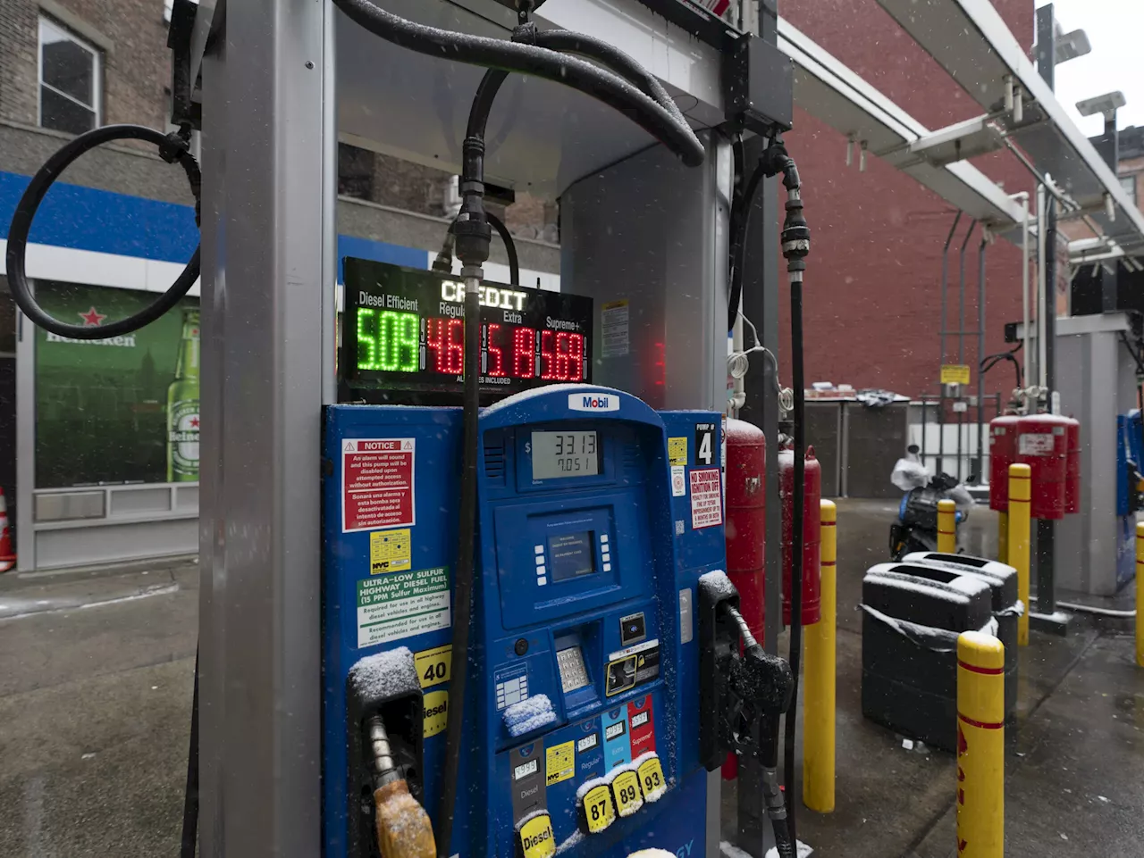 Gas prices: The average cost for regular gas increases heading into Memorial Day Weekend