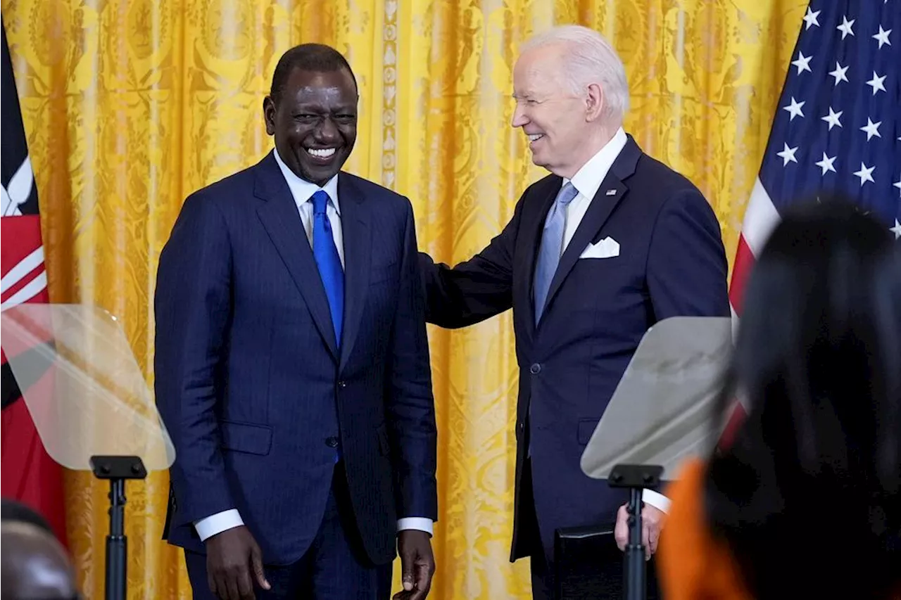 Kenyan president meets with Obama amid awkward press conference with Biden