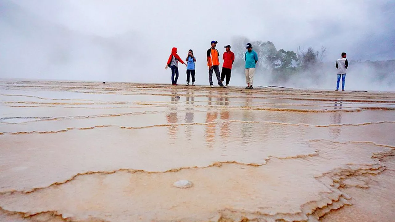 Letusan di Kawah Keramikan Suoh, BMKG Sebut Tak Dipicu Aktivitas Kegempaan