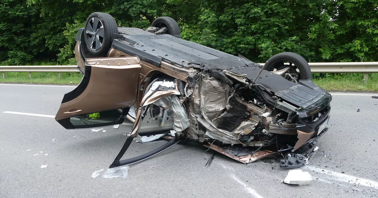 Verkehrsunfall bei Alteglofsheim: Zwei Schwerverletzte nach Kollision