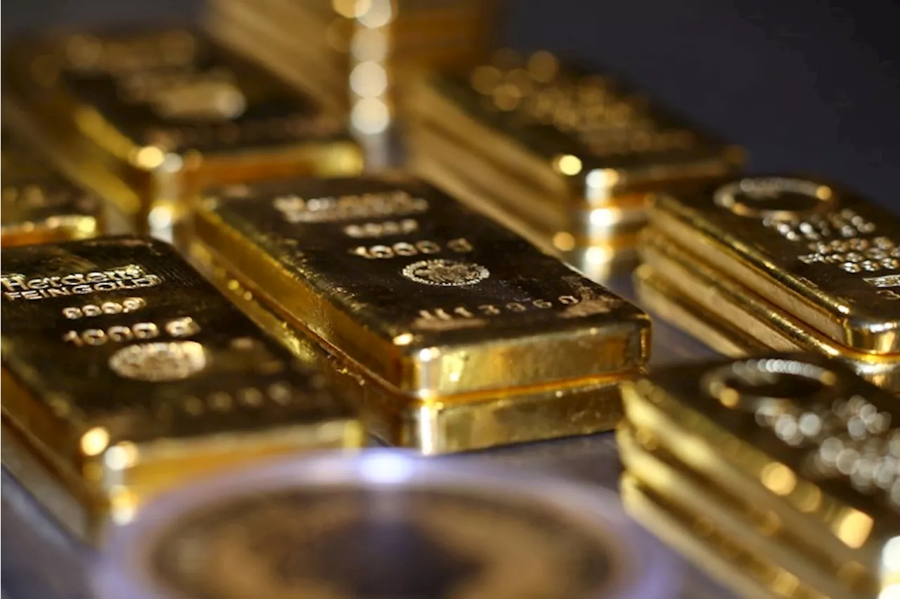 Gold prices steady but head for steep weekly losses as rate cut hopes wane