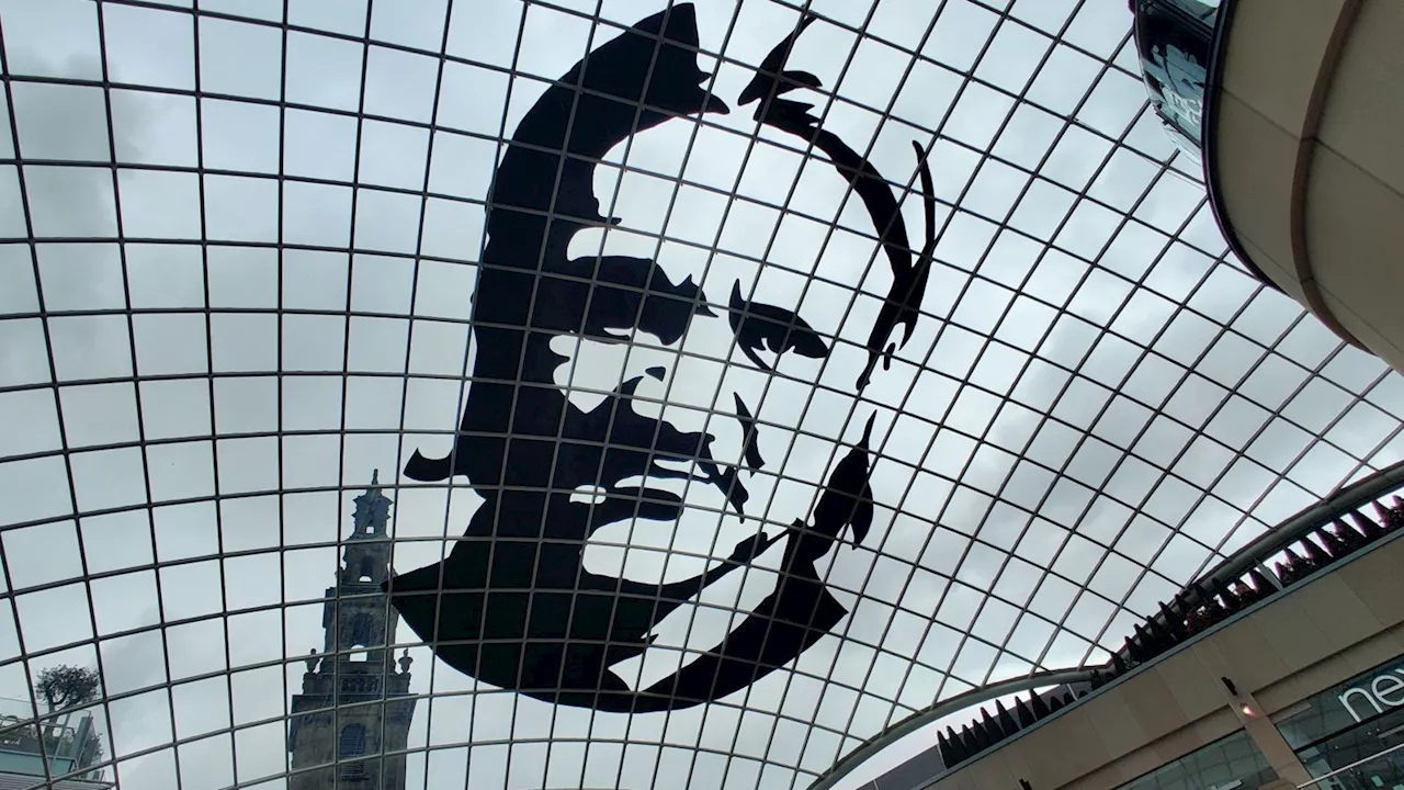 Giant portrait of Leeds United manager Daniel Farke created on roof of city shopping centre