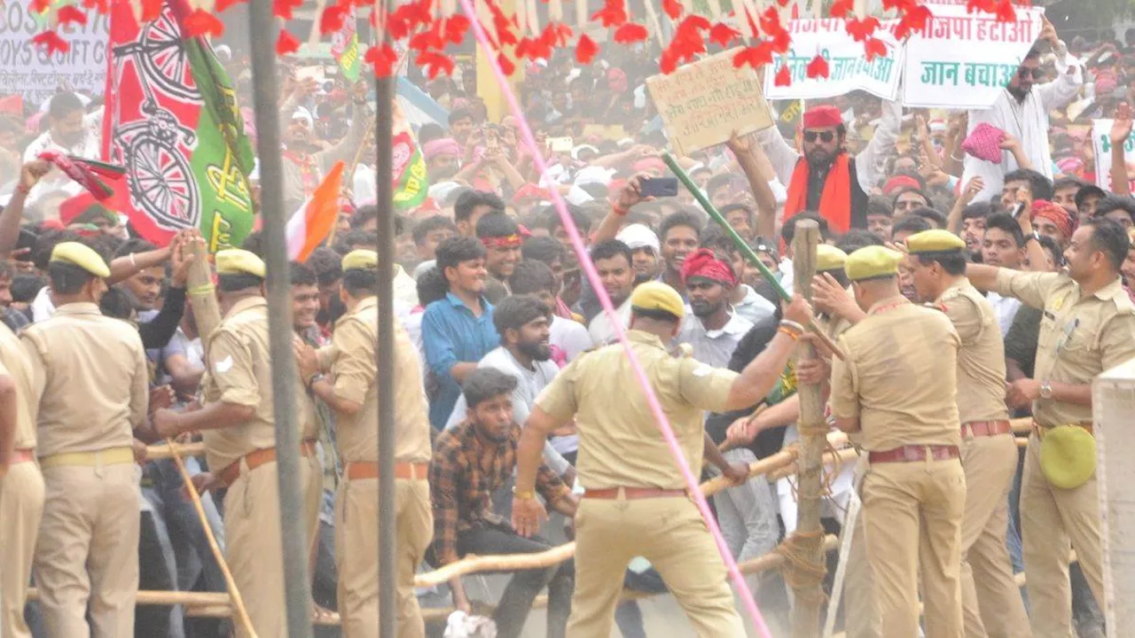 अखिलेश यादव की सभाओं में अराजकता जारी, तोड़ीं कुर्सियां; जौनपुर में पुलिस ने फटकारीं लाठियां