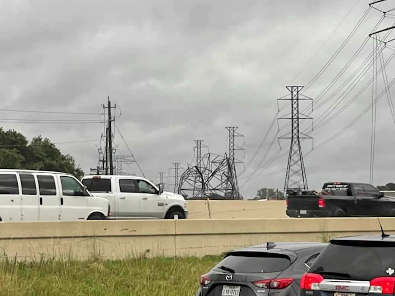 Stretch of HWY 290 briefly closing Saturday for Houston storm power repairs