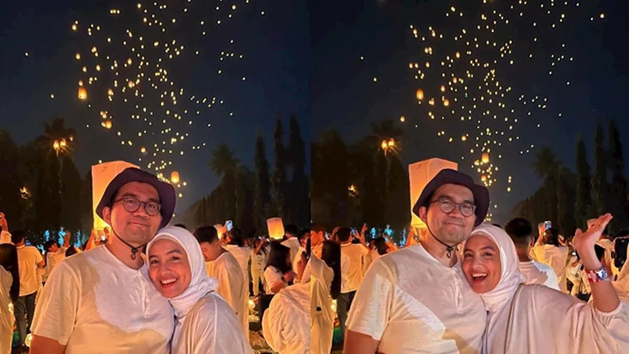 7 Potret Intan Nuraini Hadiri Festival Lampion Waisak 2024 di Candi Borobudur