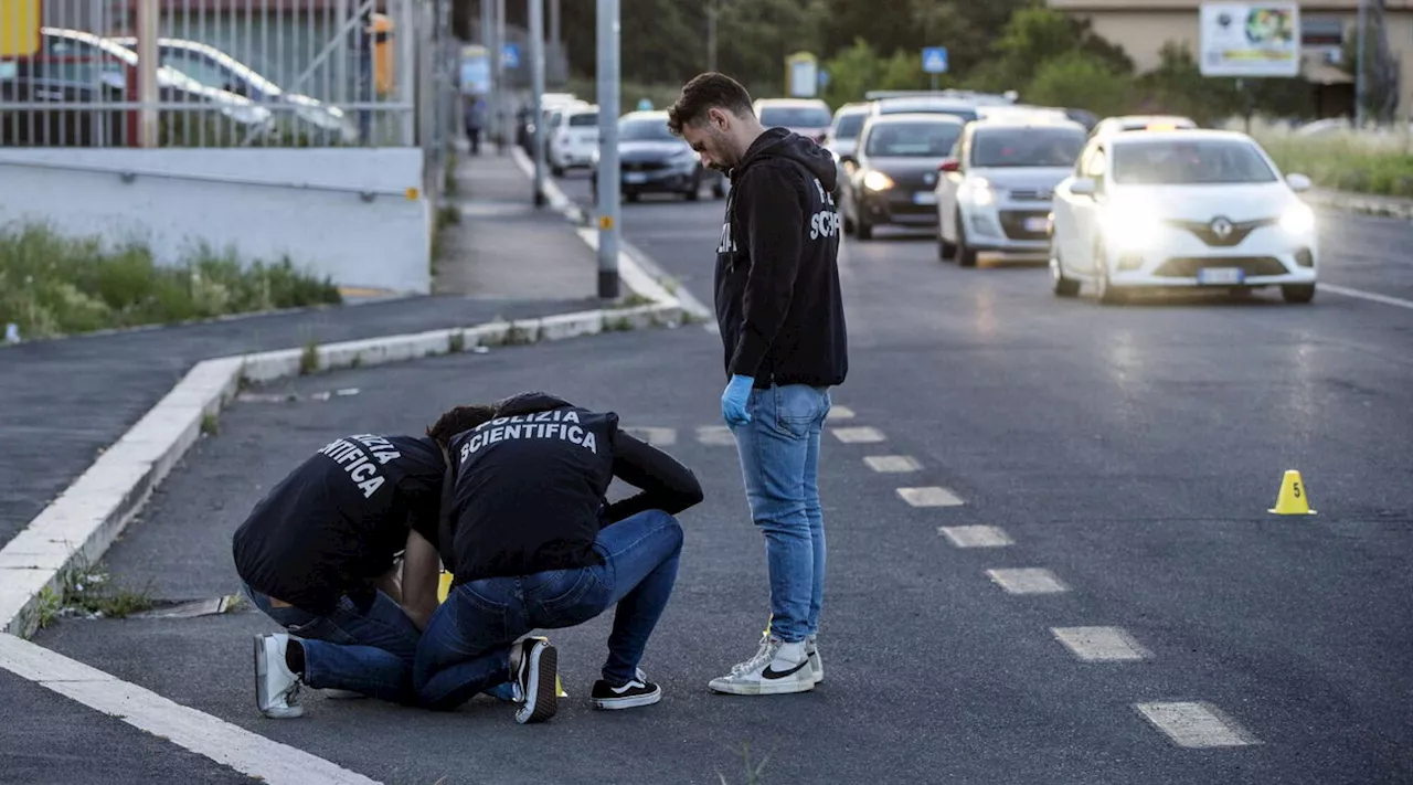 Roma, colpita da proiettile vagante mentre era in auto: morta la donna