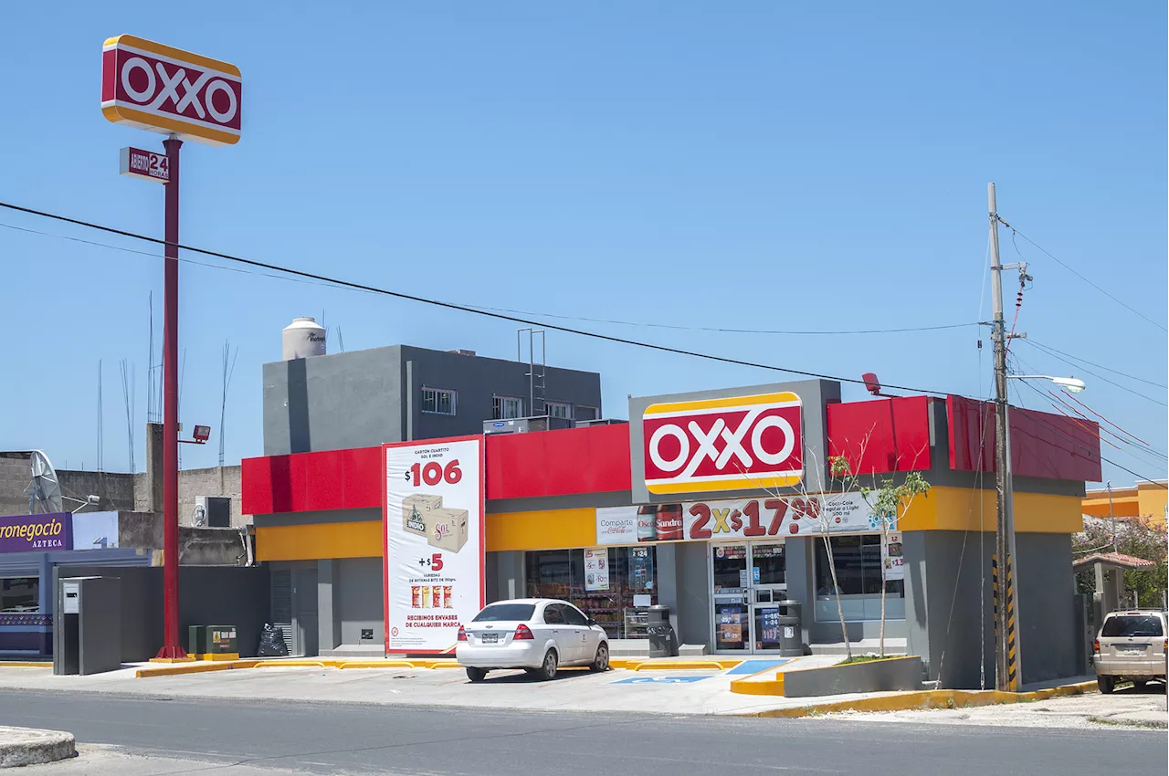 Empleado de Oxxo muestra “insólito” hallazgo en caja de cobro