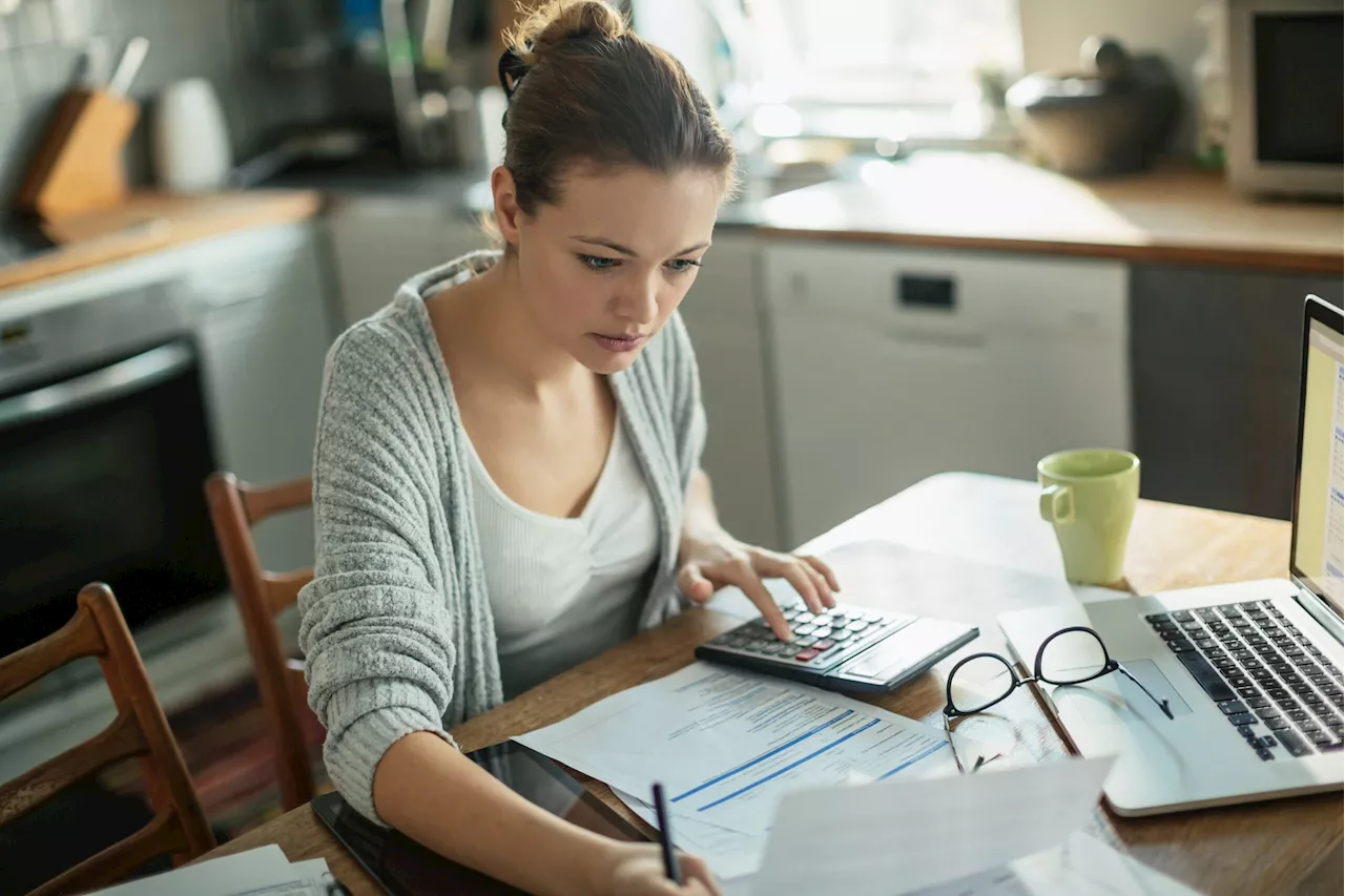 Families’ energy bills to fall by £122 as new energy price cap announced