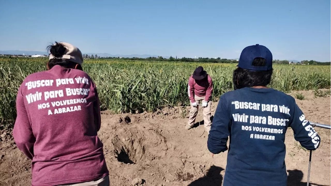 Buscadoras de Irapuato exigen que víctimas encontradas en fosas sean entregadas a sus familias