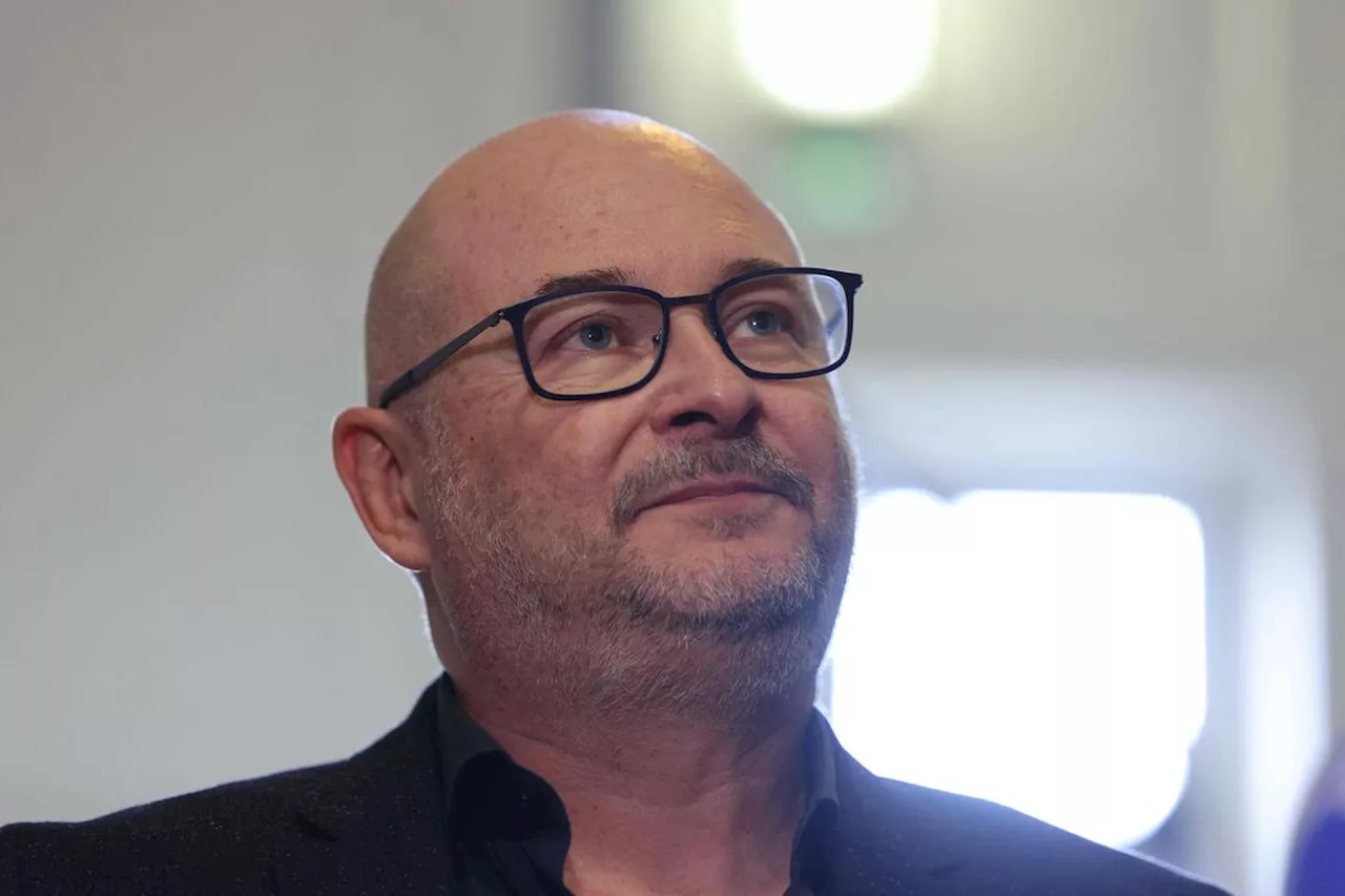 Cauet visé par une enquête pour viols : l’animateur présenté à un juge d’instruction
