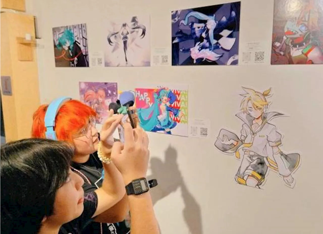 Secretaría de Cultura recibe a Hatsune Mike con los brazos abiertos y le dedica una exposición