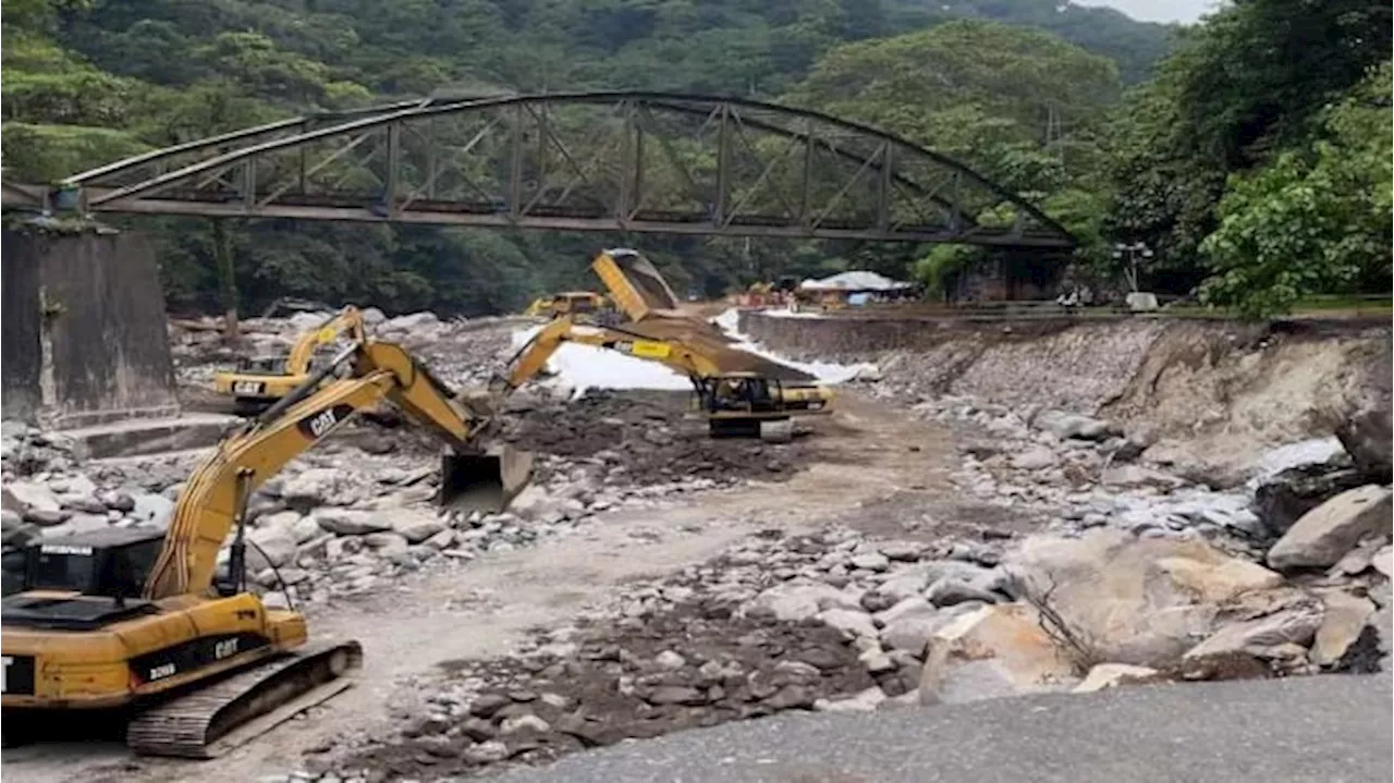 Jalur Lembah Anai Sudah Bisa Dilintasi Usai Banjir Bandang, Kapolres: Hoax