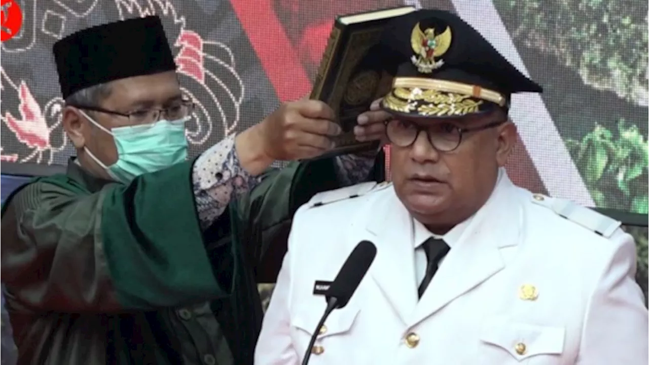 Pj Gubernur Papua Barat Tunda Pelantikan Pejabat Daerah Disorot