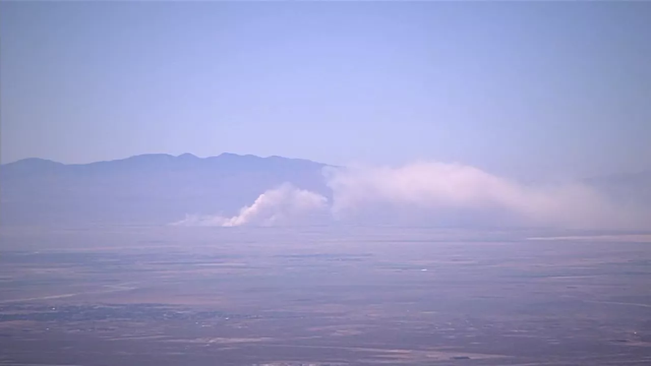 Firefighters battling grass fire in Kern County near Rosamond; evacuation warning issued