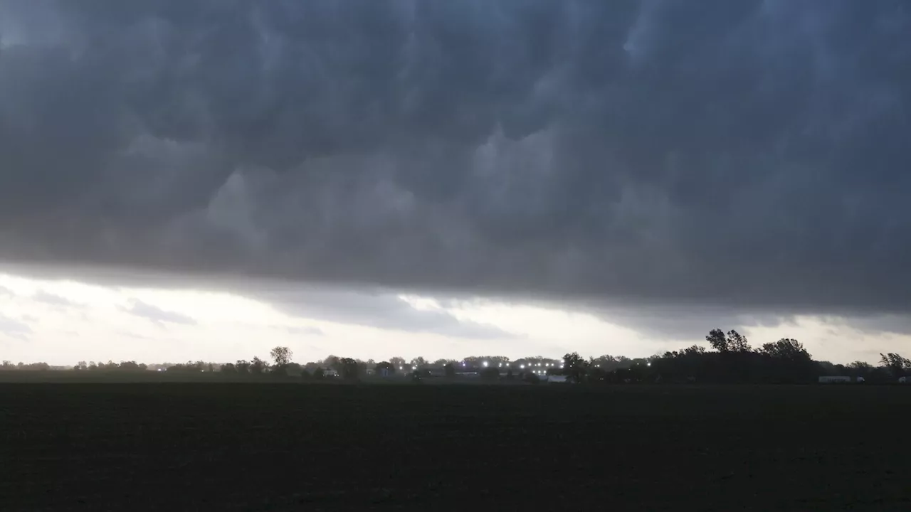 Forecasters warn Oklahoma may see dangerous tornadoes as Texas bakes in record heat