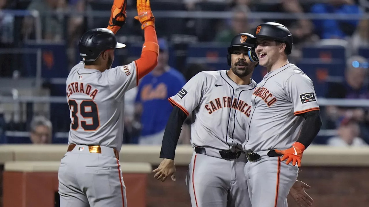 Giants overcome 3rd straight 4-run deficit, hold off Mets 8-7 for wild win