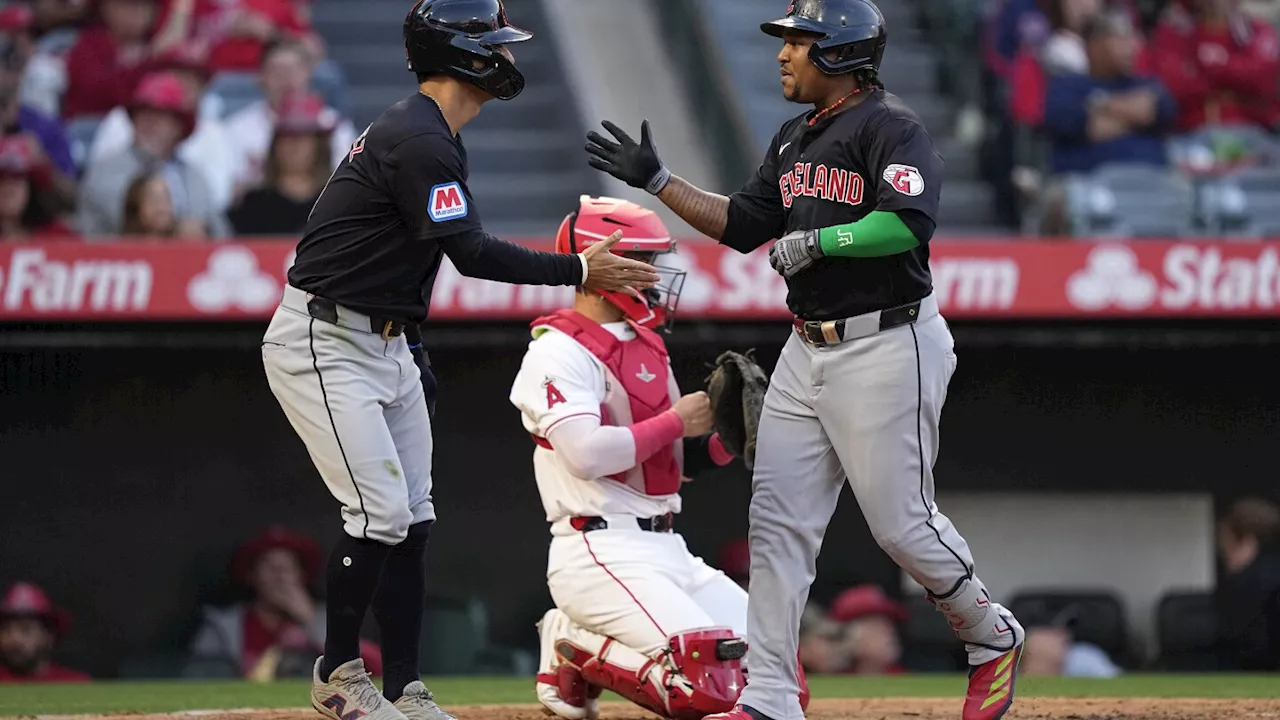 José Ramírez starts run of 3 straight Guardians' homers during the 4th inning vs. Angels