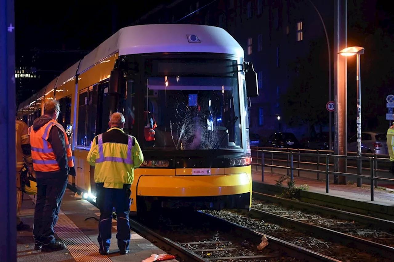 Berlinerin überlebt Unfall mit Straßenbahn knapp: So geht es ihr heute