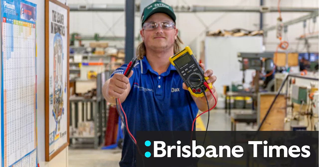 Qld builds on housing push with $1000 tool cashback for apprentices