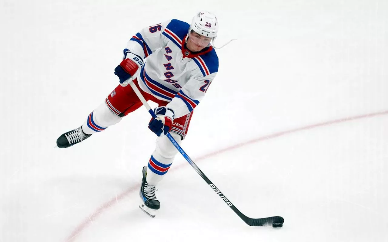 Rangers’ Jimmy Vesey leaves Game 2 vs. Panthers with upper-body injury