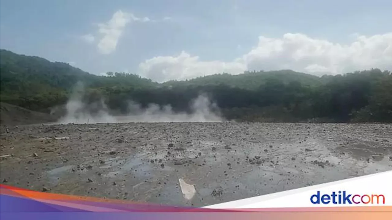 Kawah Keramikan Lampung Barat Erupsi, Ini Kata Pakar