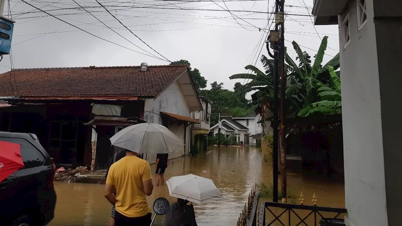 Luapan Sungai Ciliwung dan Pasang Air Laut Picu Banjir di Sejumlah Wilayah Jakarta