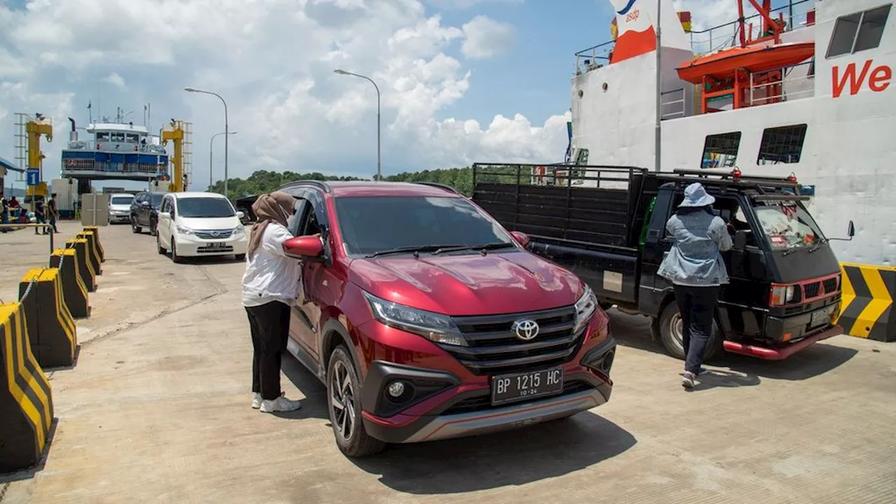 Menteri Besar Johor Bahas Rencana Penyeberangan Kendaraan dari Batam