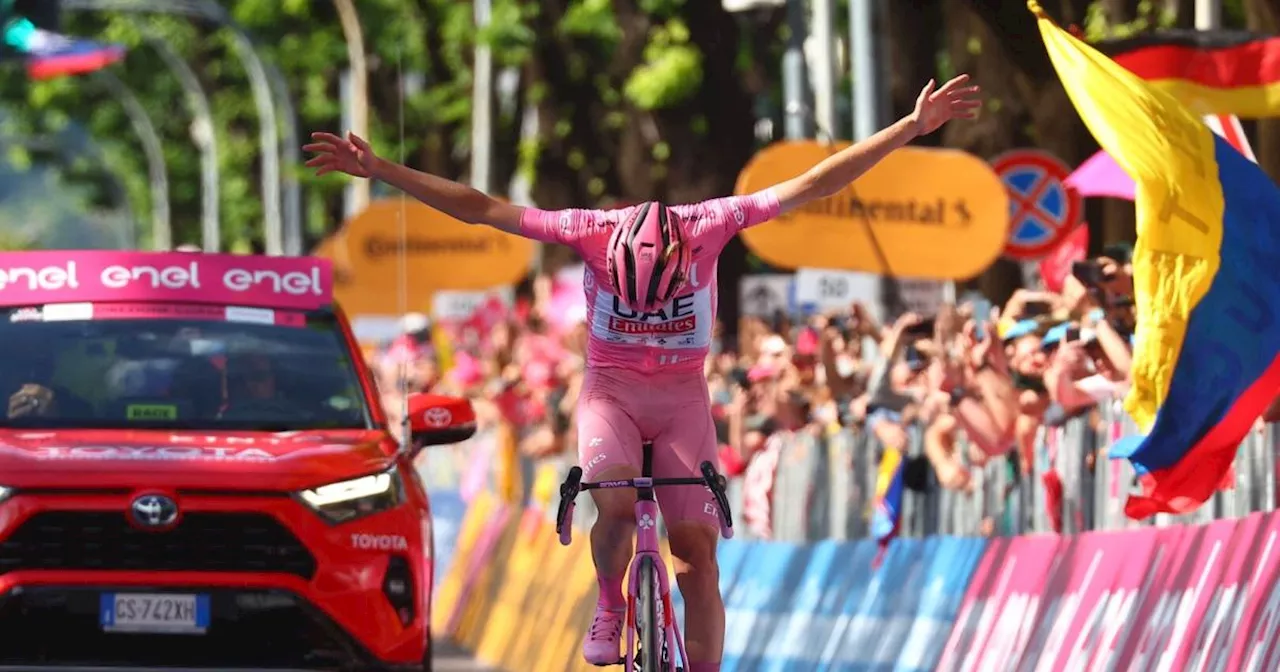 Tadej Pogacar spielt sich beim Giro d'Italia mit der Konkurrenz