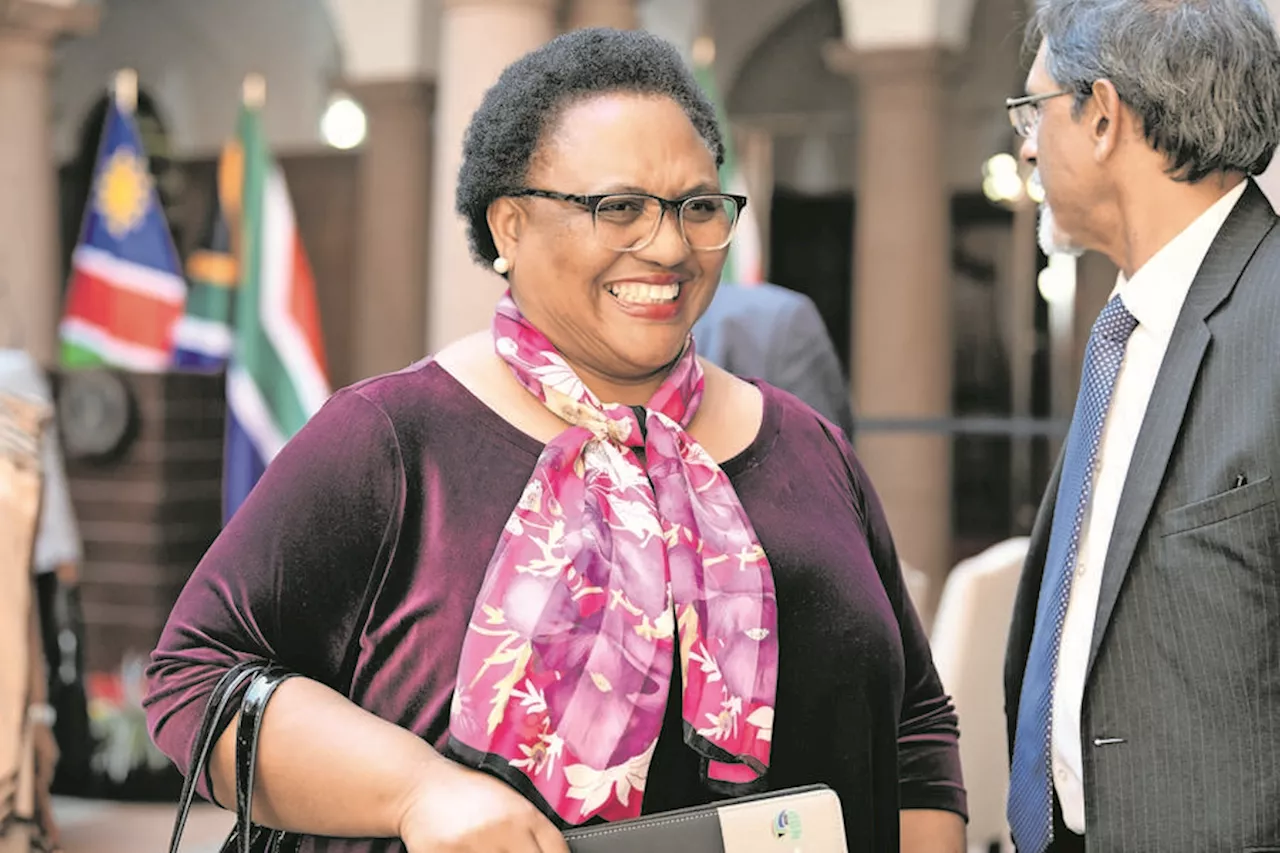 Agriculture Minister Thoko Didiza calls meeting with Zulu king over his Ingonyama Trust Board comments