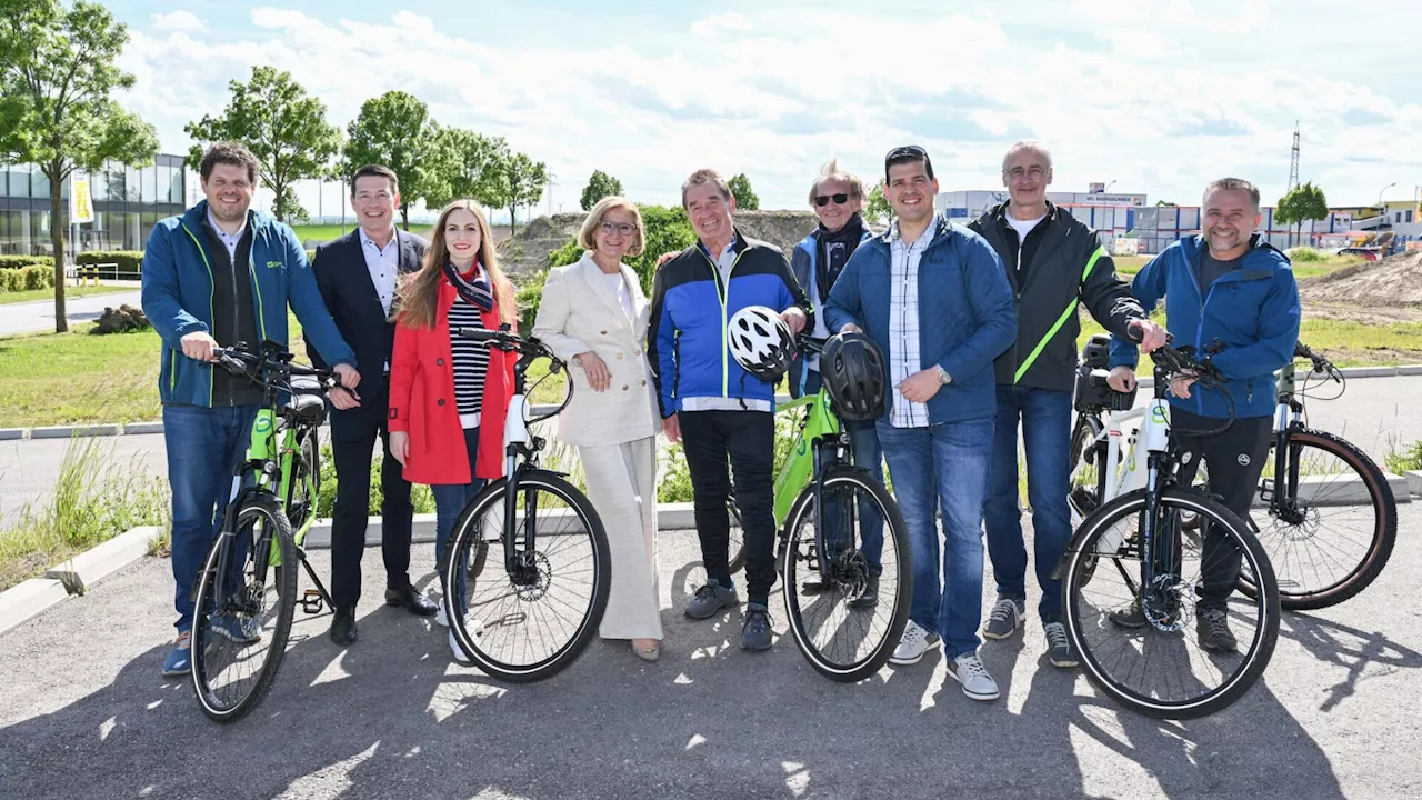 Bürgermeister erkunden neueste Projekte in Wolkersdorf mit dem Rad