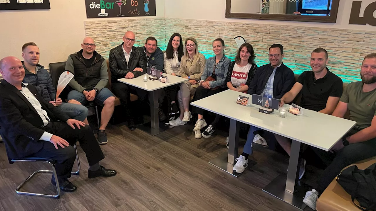 Networking und Wissensaustausch bei JW-Stammtisch in Hainfeld