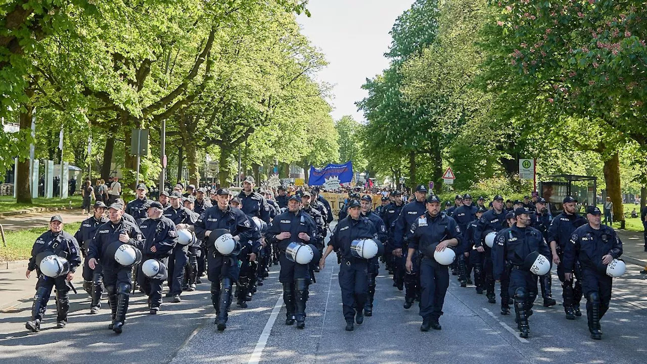 Hamburg & Schleswig-Holstein: Hamburg zahlt drei Millionen für auswärtige Polizeikräfte