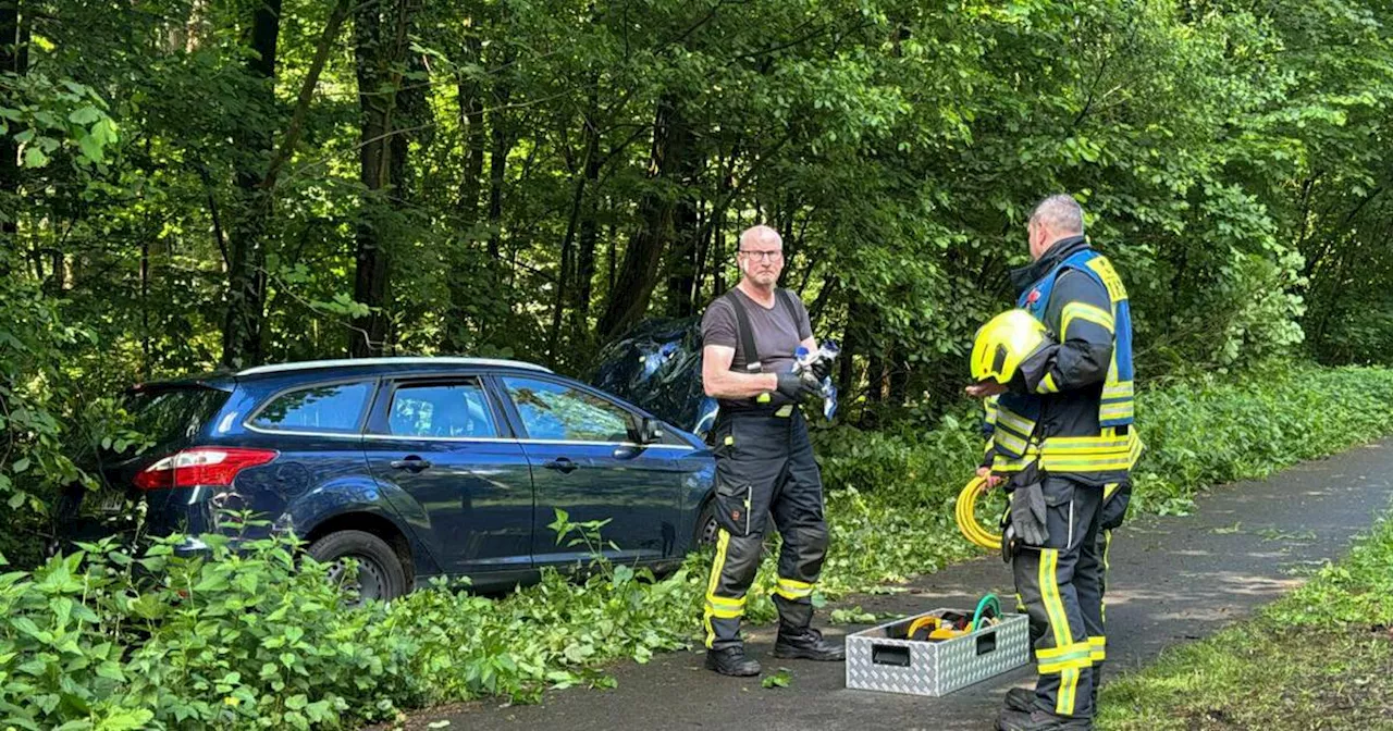 Schloß Holte-Stukenbrock: Auto rast in Joggergruppe, drei schwer verletzte Frauen​