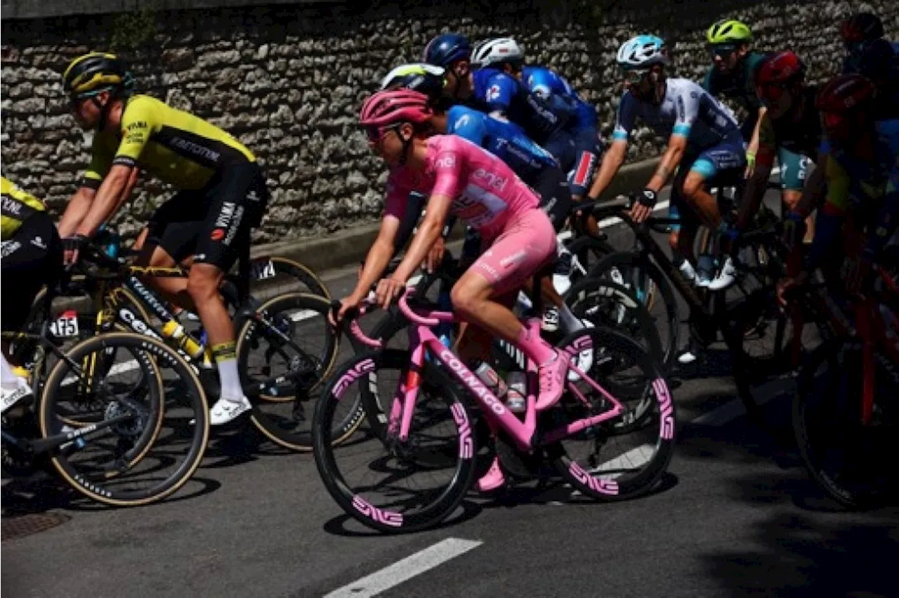 Tadej Pogacar domine le Monte Grappa en solitaire et remporte sa sixième victoire d'étape