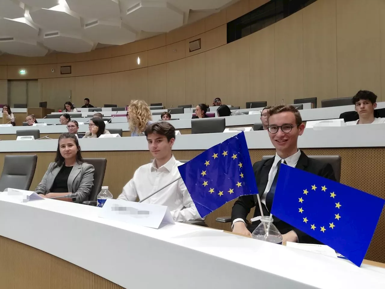 Élections européennes : dans la peau d’un député européen à l’hôtel de Région de Bordeaux