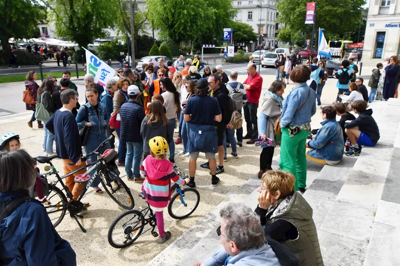 « Non au tri des élèves » : mobilisation contre la réforme du Choc des savoirs en Dordogne