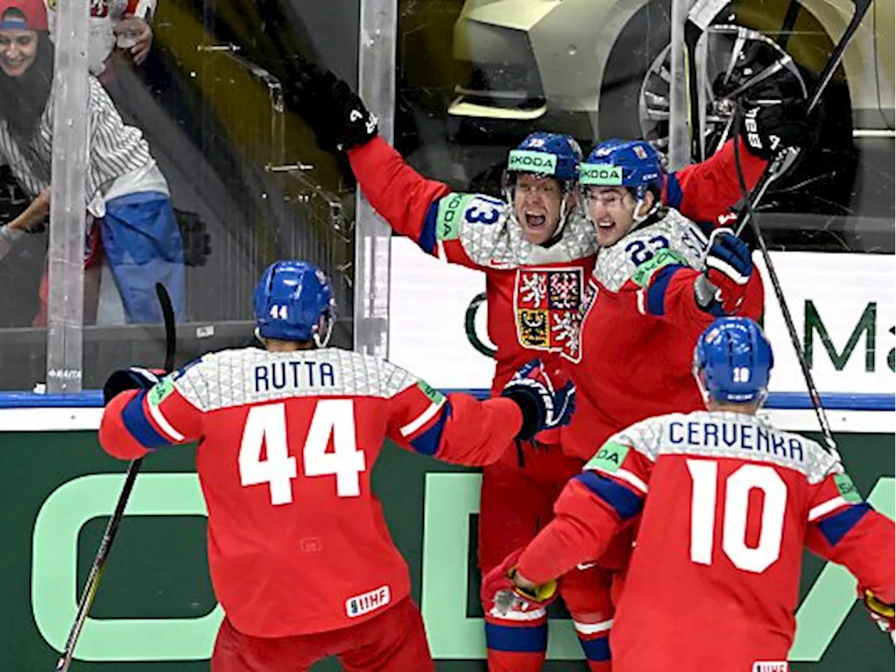 Gastgeber Tschechien und Schweiz erreichen WM-Finale