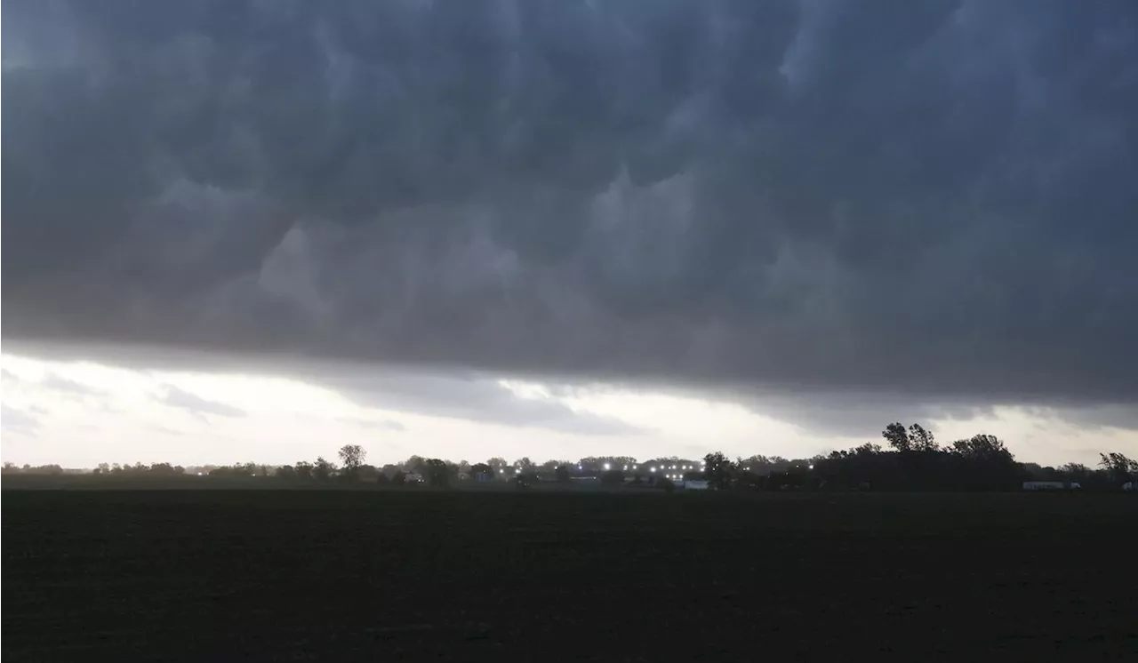 Forecasters warn Oklahoma may see tornadoes; Texas could bake in triple-digit temperatures