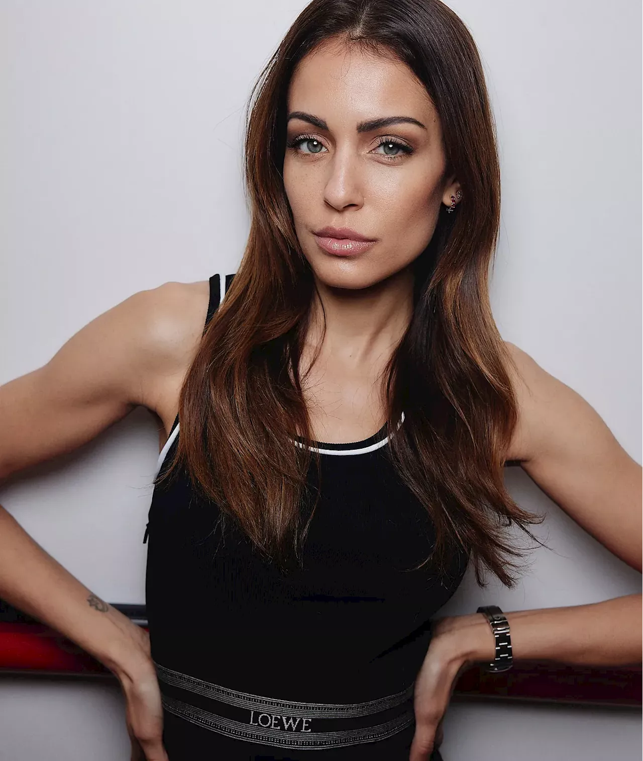 Hiba Abouk: 'A veces me han dicho que soy demasiado guapa para un personaje, como si las guapas no pudiéramos ser yonquis'